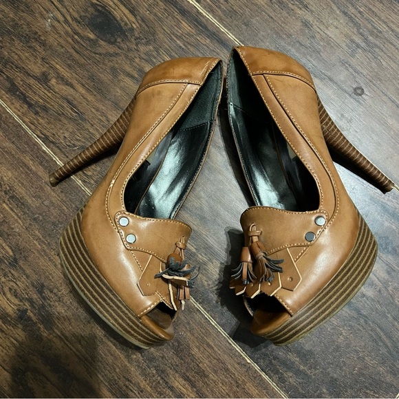 Simply Vera Vera Wang Camel Brown Peep Toe Fringe Tassel Pump Heels Size 6 - Picture 3 of 8